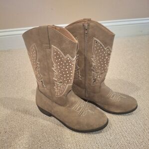 Size 4 Kensie Girl's Cowgirl Boots